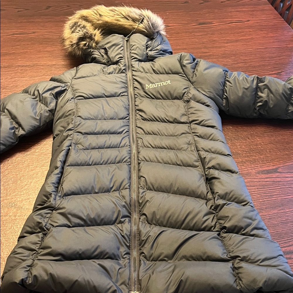 Women’s XS Marmot Puffer